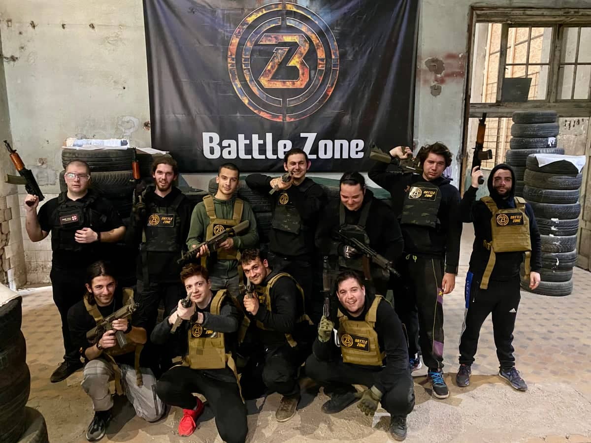Корпоративен тиймбилдинг с еърсофт в Battlezone арена Варна